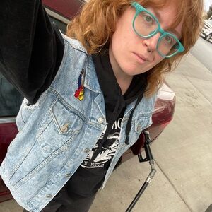 Meet your Posher, Chloe